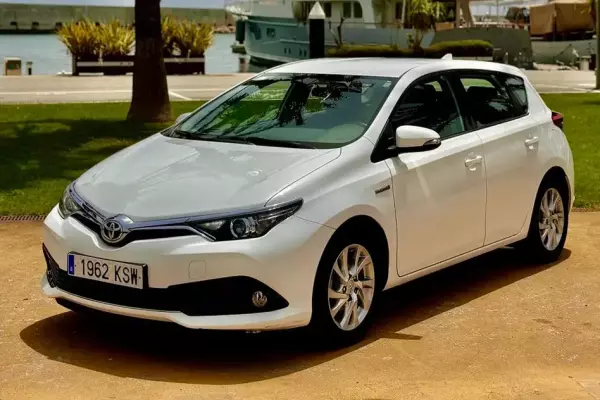 Toyota Auris para alquiler en Espa&ntilde;a
