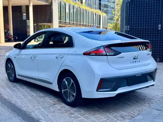 Hyundai Ioniq para alquiler en Sitges