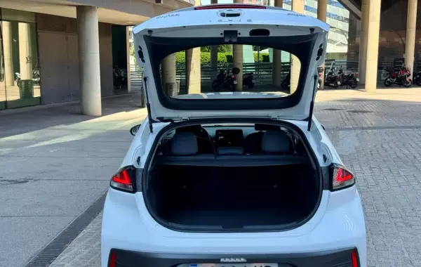 Hyundai Ioniq para alquiler en Sitges