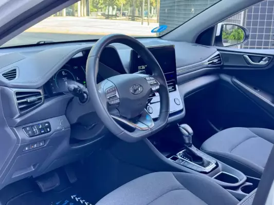 Hyundai Ioniq para alquiler en Sitges