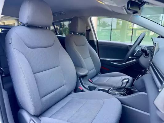 Hyundai Ioniq para alquiler en Sitges