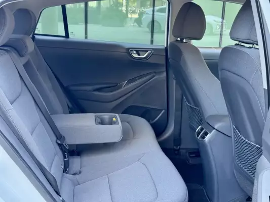 Hyundai Ioniq para alquiler en Sitges