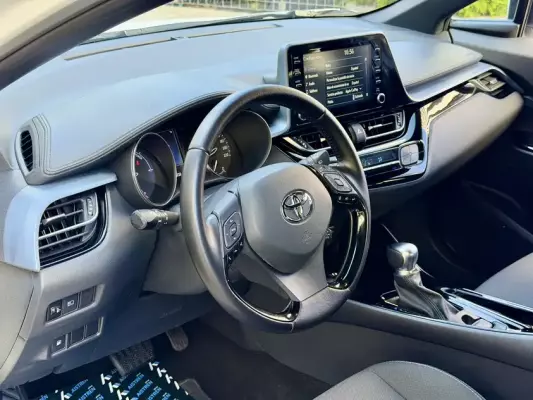 Toyota C-HR para alquiler en Gav&agrave;
