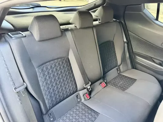 Toyota C-HR para alquiler en Gav&agrave;