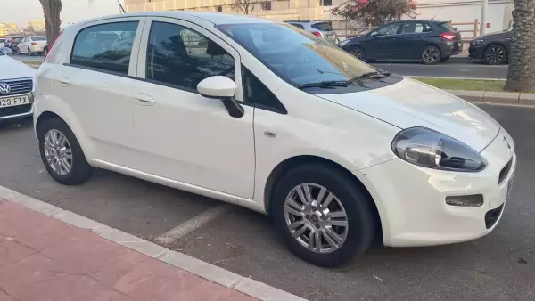 Fiat Punto para alquiler en Espa&ntilde;a