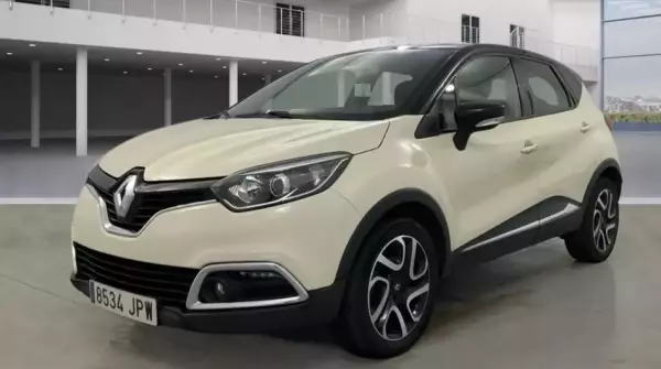 Renault Captur para alquiler en Calvi&agrave;