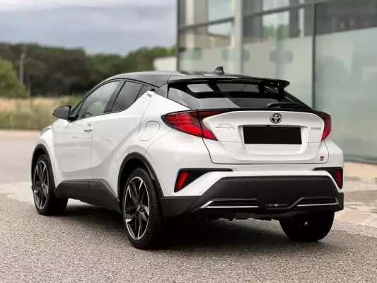 Toyota C-HR para alquiler en Lloret de Mar
