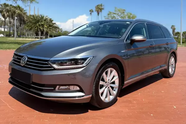 Volkswagen Passat para alquiler en Barcelona