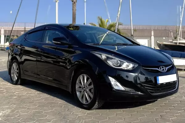 Hyundai Elantra para alquiler en Espa&ntilde;a