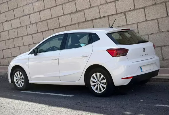 Seat Ibiza para alquiler en Adeje
