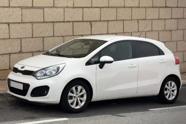 KIA Rio para alquiler en Adeje