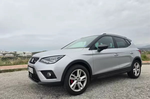 Seat Arona para alquiler en Benalm&aacute;dena
