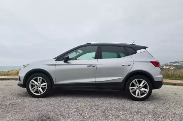 Seat Arona para alquiler en Benalm&aacute;dena
