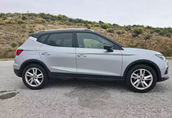 Seat Arona para alquiler en Benalm&aacute;dena
