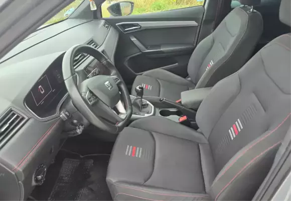 Seat Arona para alquiler en Benalm&aacute;dena