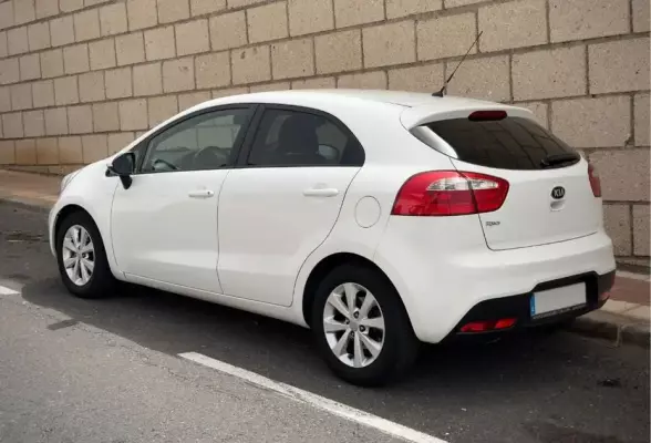 KIA Rio para alquiler en Santa Cruz de Tenerife