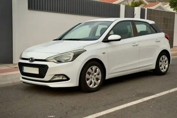 Hyundai i20 para alquiler en Espa&ntilde;a