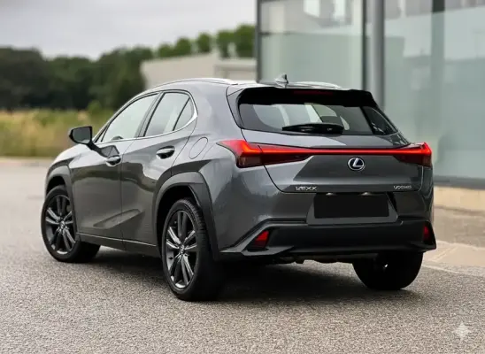 Lexus UX 250h para alquiler en Espa&ntilde;a
